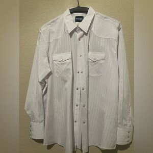 Men’s white wrangler shirt